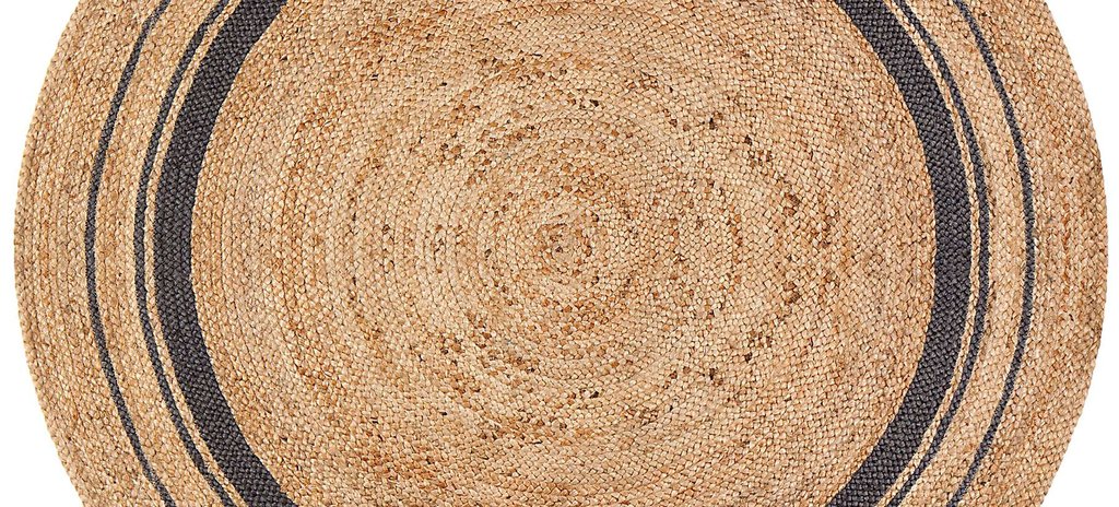 weave detail of round woven jute rug with dark rings