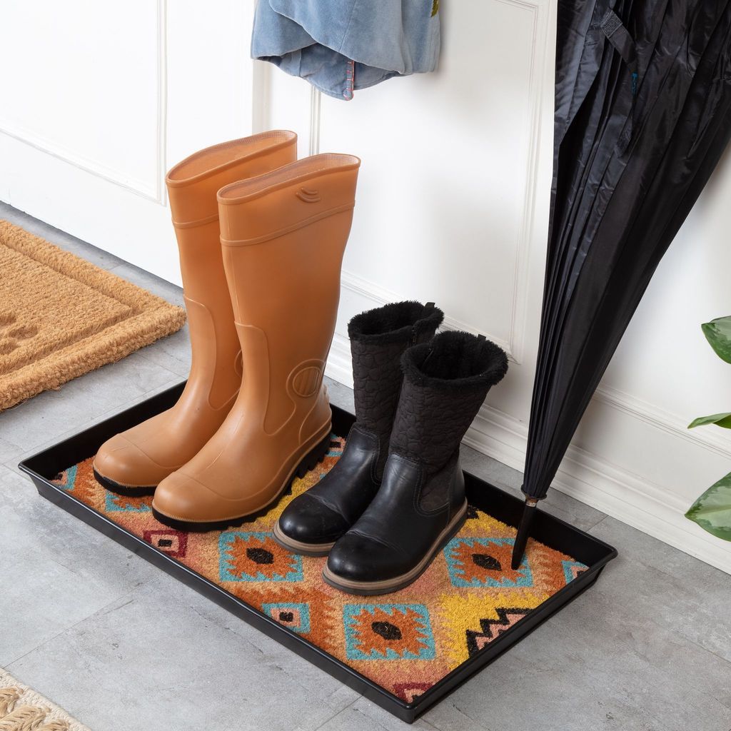 http://www.naturalrugco.com/cdn/shop/products/metal-boot-tray-with-tan-multi-tribal-coir-insert1_1200x1200.jpg?v=1637866049