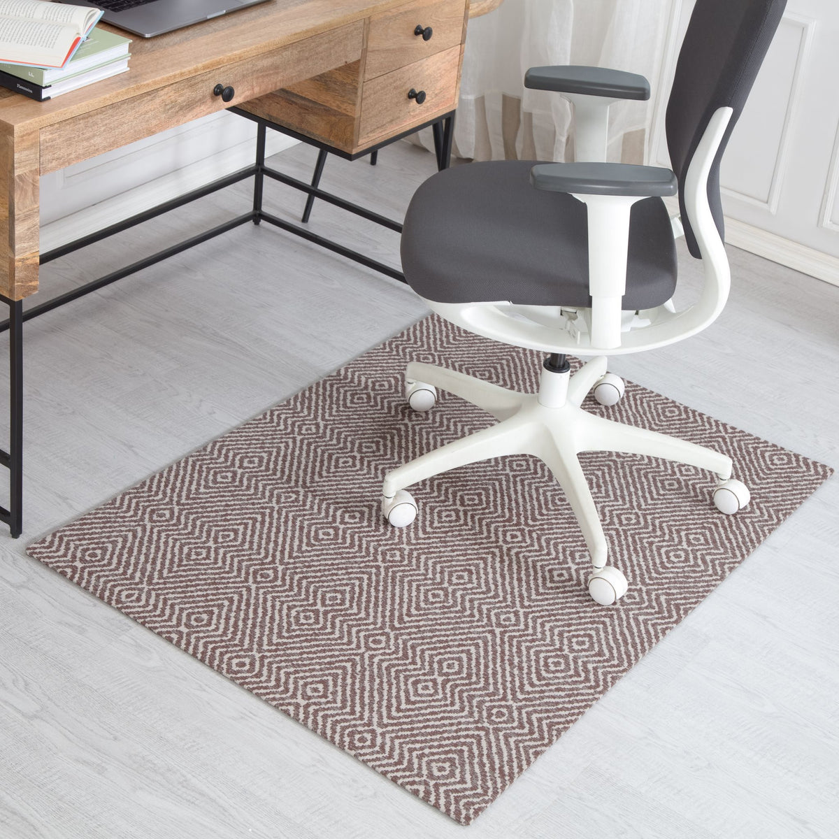 http://www.naturalrugco.com/cdn/shop/products/office-chair-mat-for-hardwood-floor-carpet_10c2f3d2-df3b-48ba-839b-be5d166aadfa_1200x1200.jpg?v=1637508501