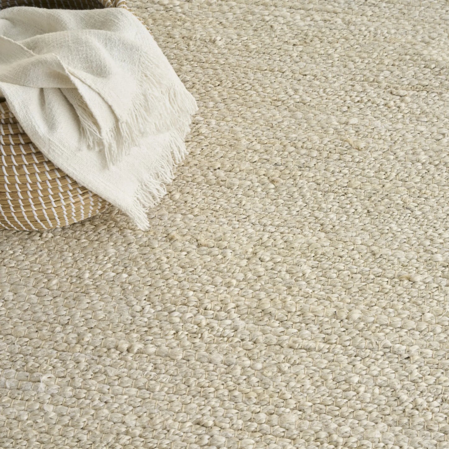 Hand Woven Ivory Jute Area Rug - 4' x 6'